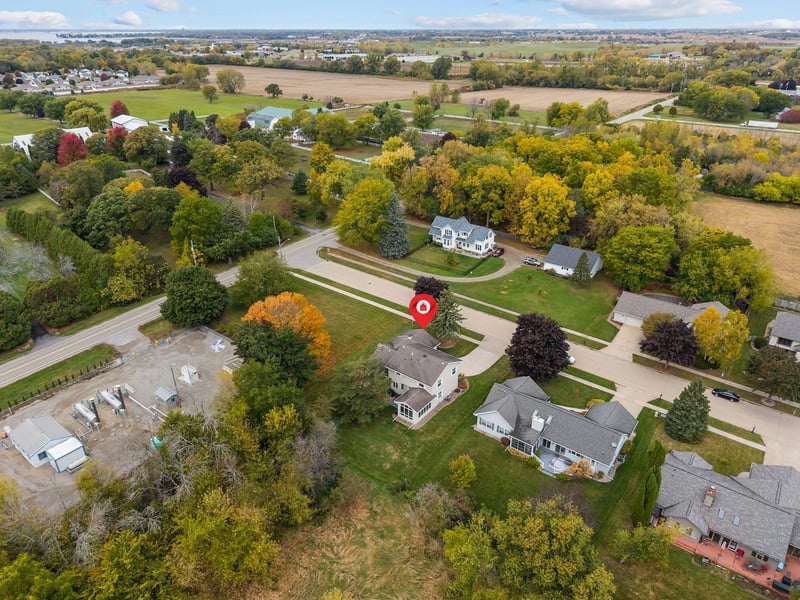 1211 Park Ridge Ave, Oshkosh, WI 54901