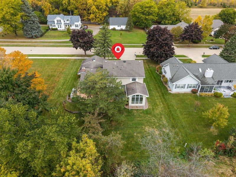 1211 Park Ridge Ave, Oshkosh, WI 54901