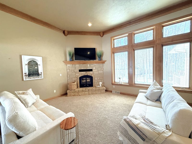 448 Harvest Rd, Green Bay, WI 54302-4824