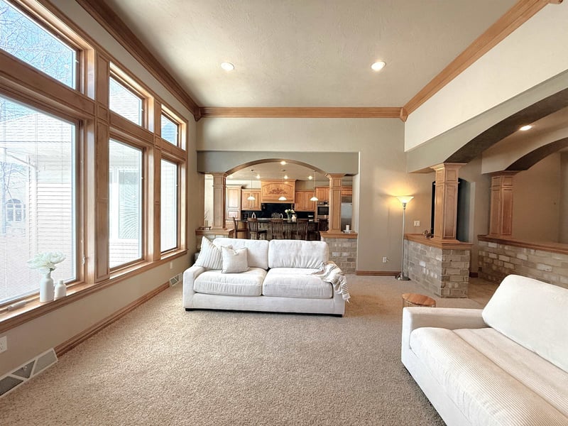 448 Harvest Rd, Green Bay, WI 54302-4824