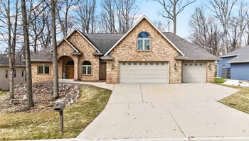 448 Harvest Rd, Green Bay, WI 54302-4824