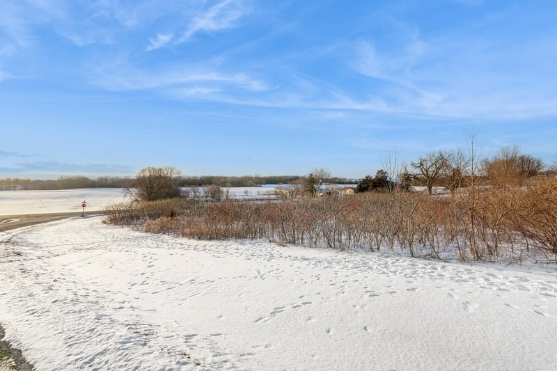 N5571 Mapleview Ln, Hilbert, WI 54129