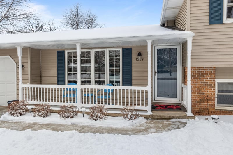 1258 Circle Dr, Green Bay, WI 54313