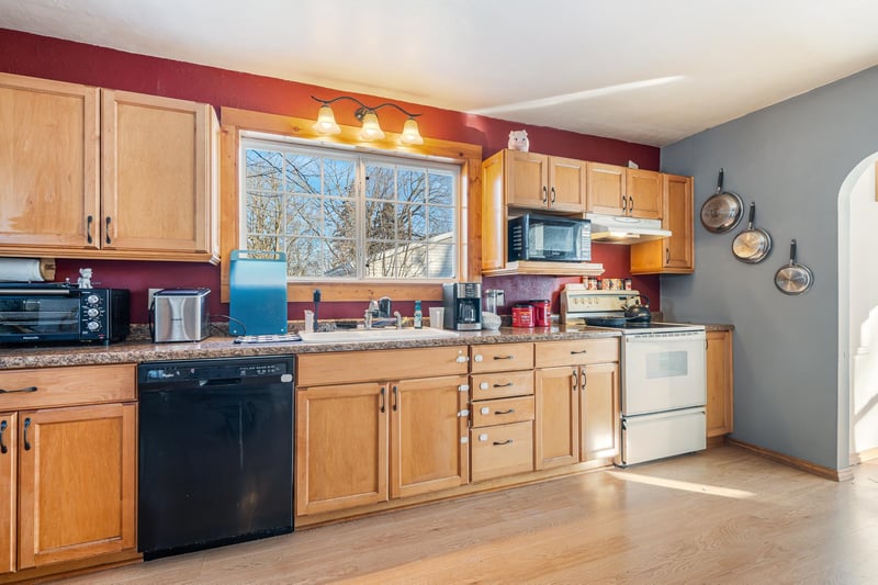 126 14th St, Kaukauna, WI 54130
