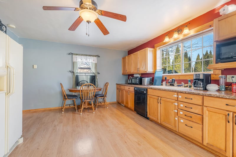 126 14th St, Kaukauna, WI 54130