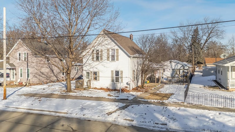 126 14th St, Kaukauna, WI 54130