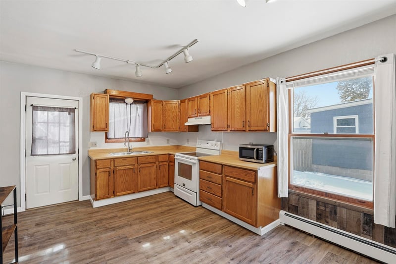 221 Winnebago St, Appleton, WI 54911-4967