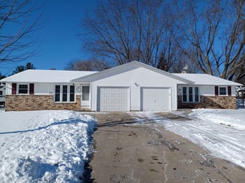 1151 Rockwell Rd, Green Bay, WI 54313-7032