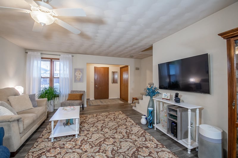 720 Westhaven Pl #F, Appleton, WI 54914