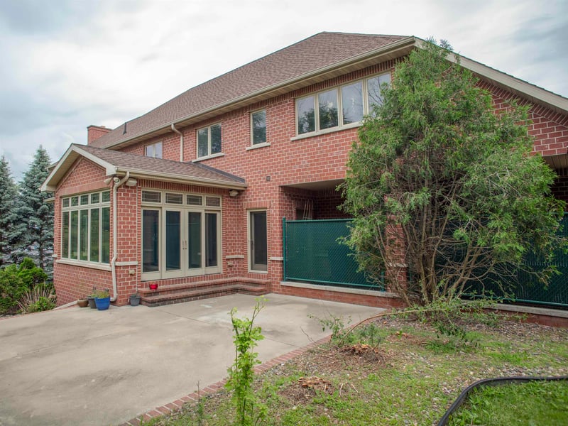 1750 Limestone Trl, De Pere, WI 54115