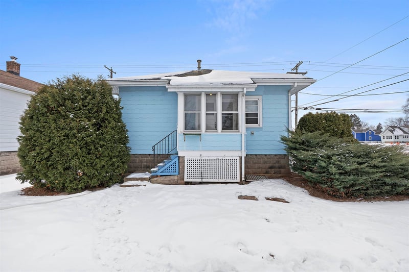 540 10th Ave, Oshkosh, WI 54902