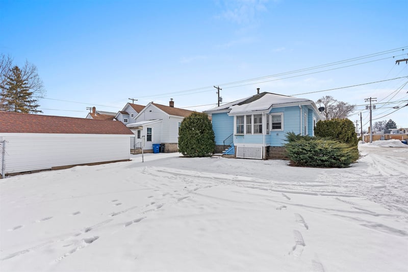 540 10th Ave, Oshkosh, WI 54902