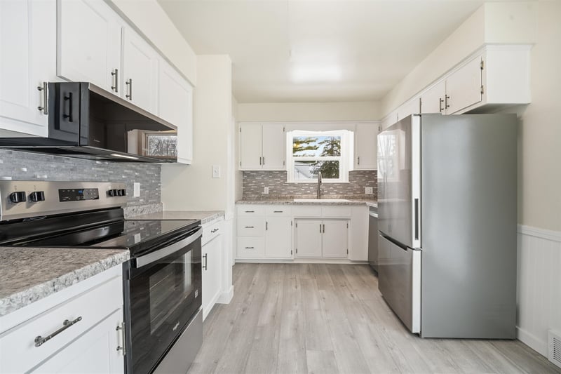 1103 13th Ave, Green Bay, WI 54304