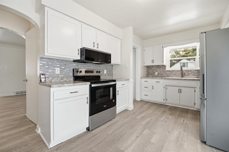 1103 13th Ave, Green Bay, WI 54304