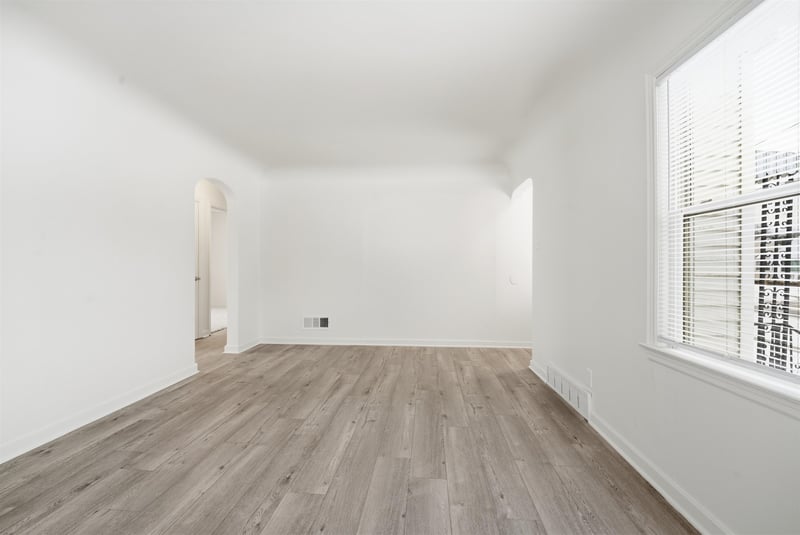 1103 13th Ave, Green Bay, WI 54304