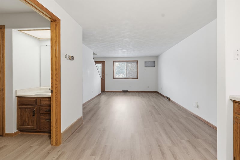 2533 Fond Du Lac Rd, Oshkosh, WI 54902-7262