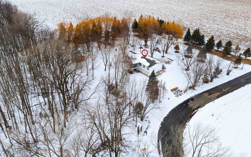 7707 Quigley Rd, Omro, WI 54963