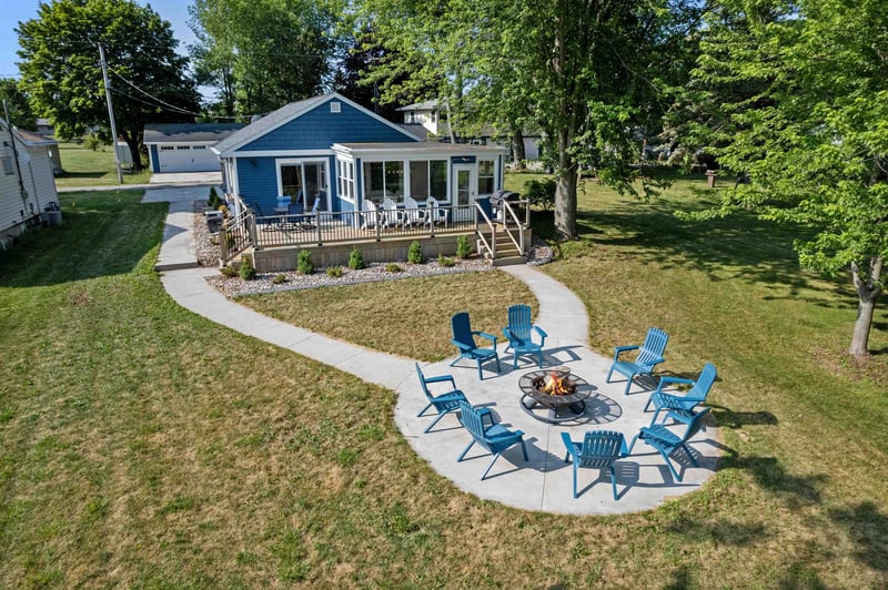 8052 Kolodzik Rd, Winneconne, WI 54986