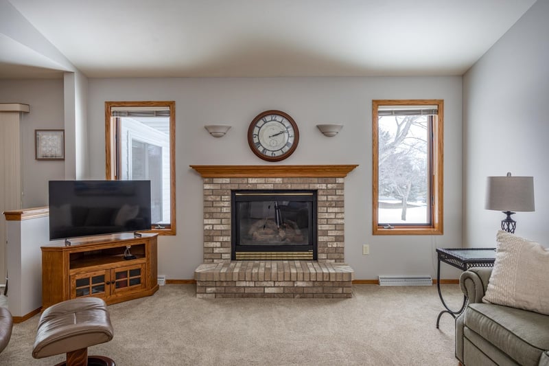 W6032 Cornflower Dr, Appleton, WI 54915-5212