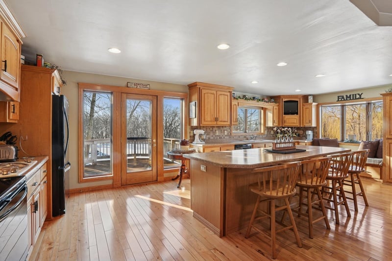 N6439 Lakeshore Dr, Hilbert, WI 54129