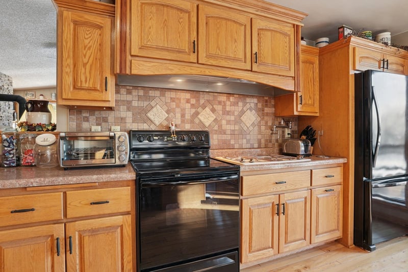 N6439 Lakeshore Dr, Hilbert, WI 54129