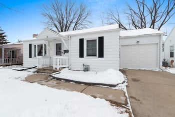1115 Gross Ave, Green Bay, WI 54304-2555