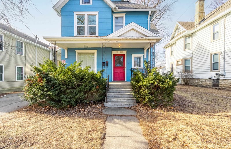 907 Jackson St, Oshkosh, WI 54901-3709