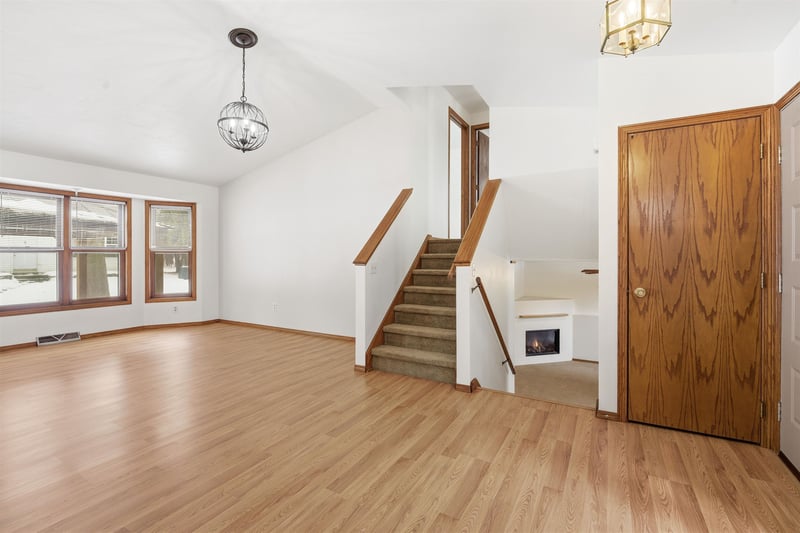 2688 Nicolet Dr, Green Bay, WI 54311-7222