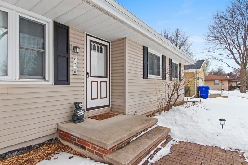 2519 Eric Dr, Appleton, WI 54915-6624