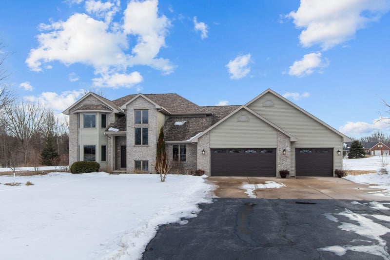 W3165 Center Valley Rd, Freedom, WI 54165