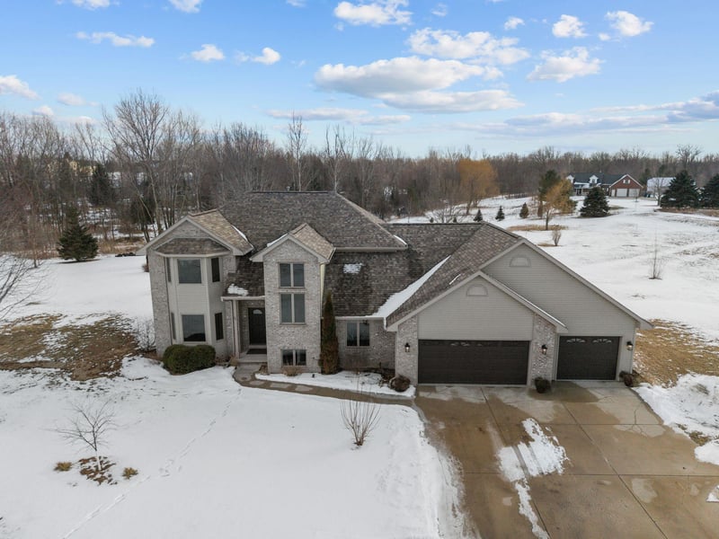 W3165 Center Valley Rd, Freedom, WI 54165