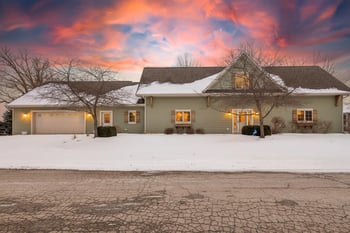 4882 Bayshore Ln, Oconto, WI 54153