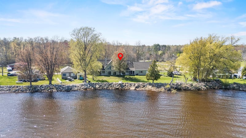 4882 Bayshore Ln, Oconto, WI 54153