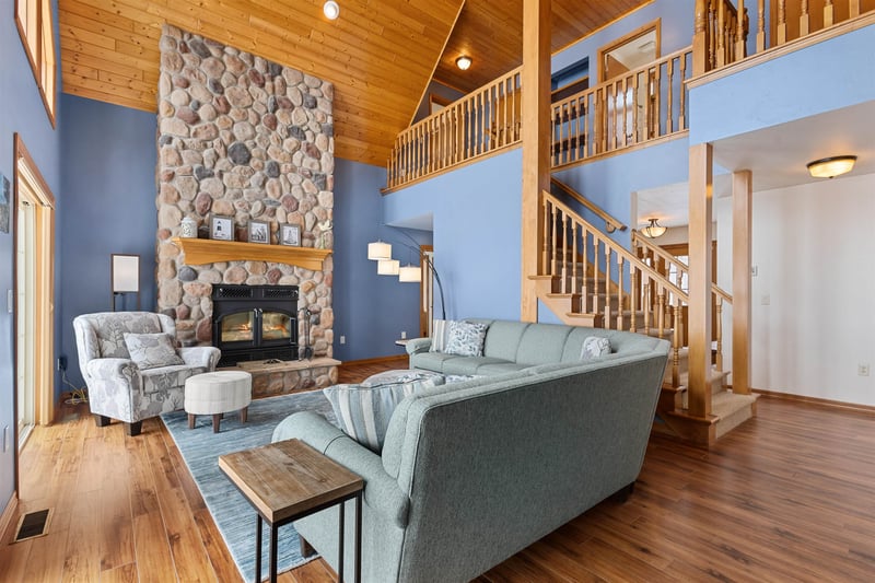 4882 Bayshore Ln, Oconto, WI 54153