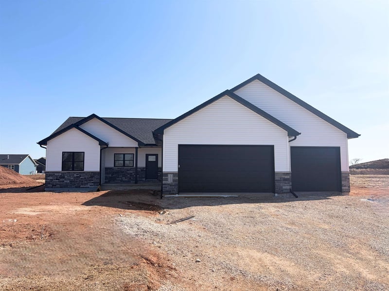 N9232 Homestead Ln, Appleton, WI 54915