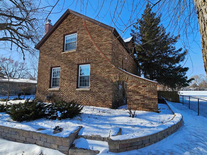 1717 Knapp St, Oshkosh, WI 54902