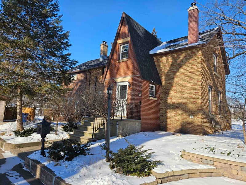 1717 Knapp St, Oshkosh, WI 54902