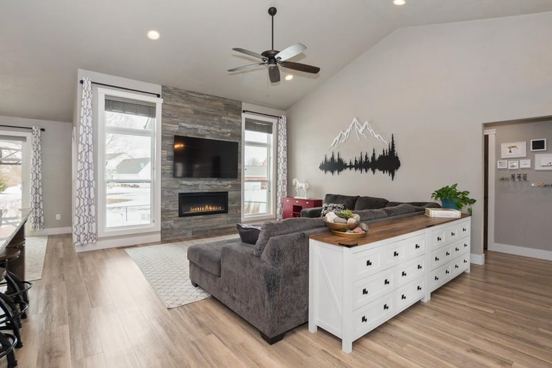 W5598 Hoelzel Way, Appleton, WI 54915