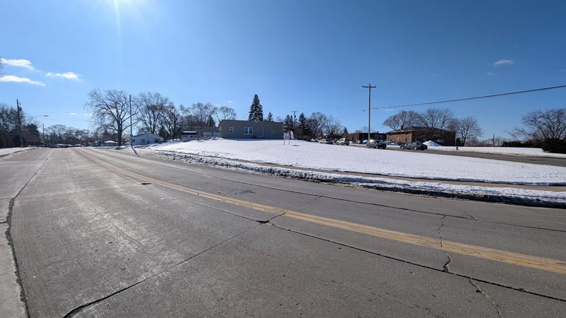 915 Lime Kiln Rd, Green Bay, WI 54302