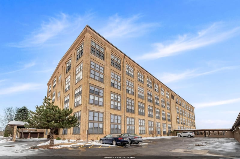 1545 Arboretum Dr #327, Oshkosh, WI 54901