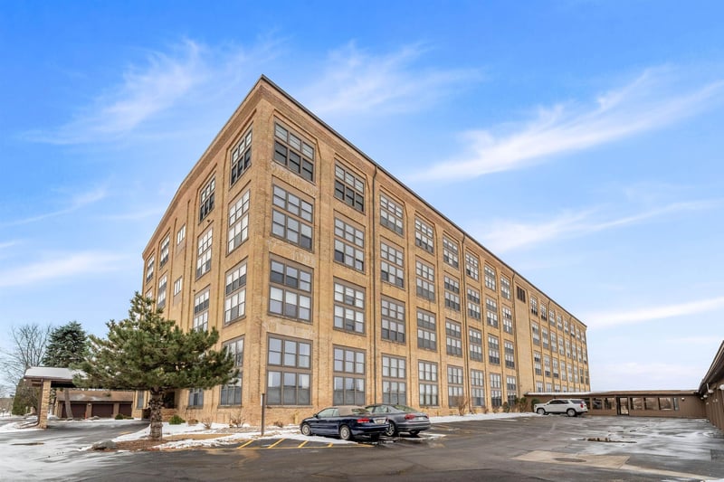 1545 Arboretum Dr #327, Oshkosh, WI 54901