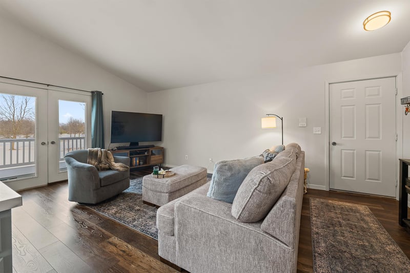 2510 Village Ln, Oshkosh, WI 54904