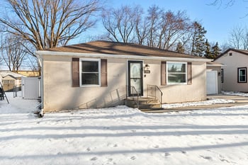 464 Oaklawn Ave, Green Bay, WI 54304-4930