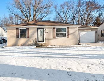 464 Oaklawn Ave, Green Bay, WI 54304-4930