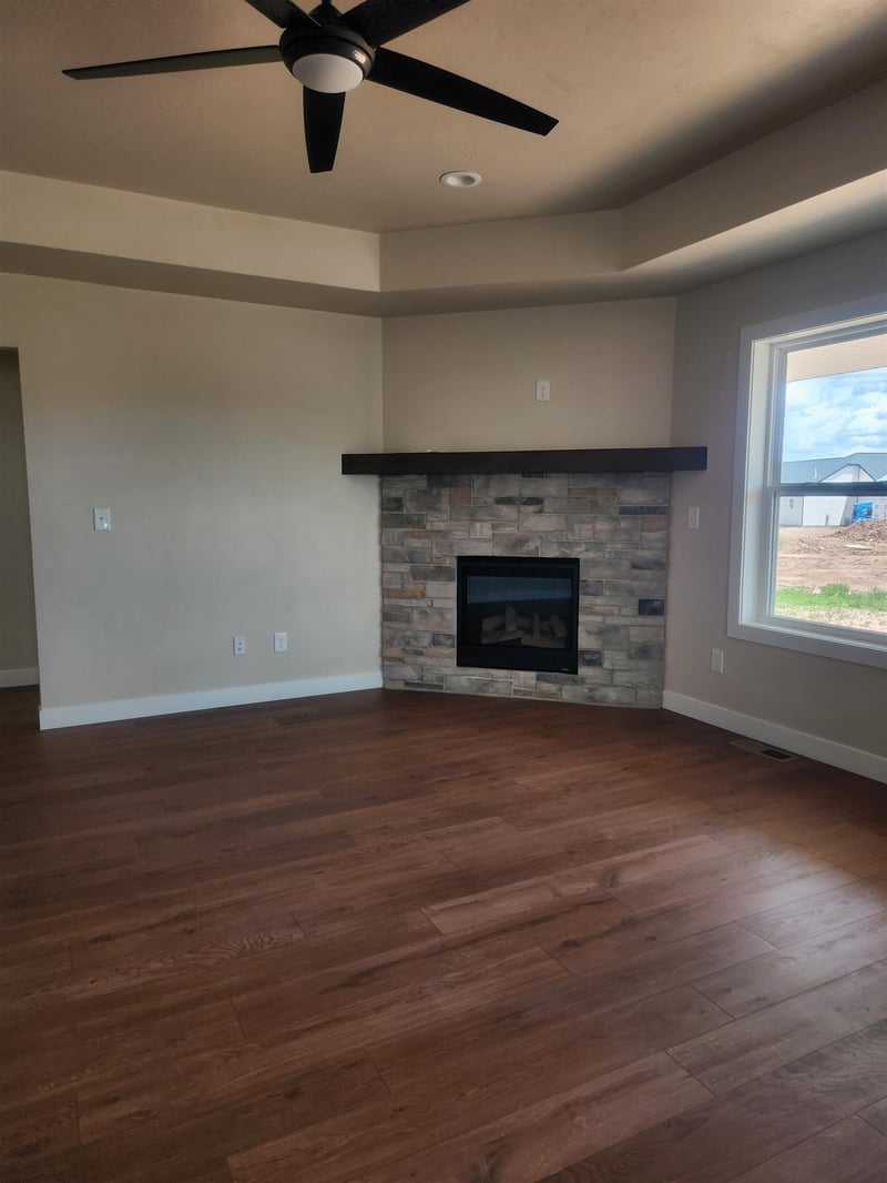 8318 Xavier Dr, Neenah, WI 54952