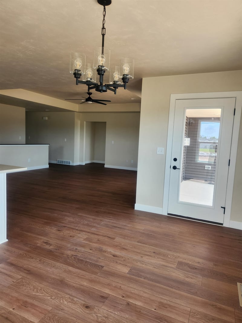 8318 Xavier Dr, Neenah, WI 54952