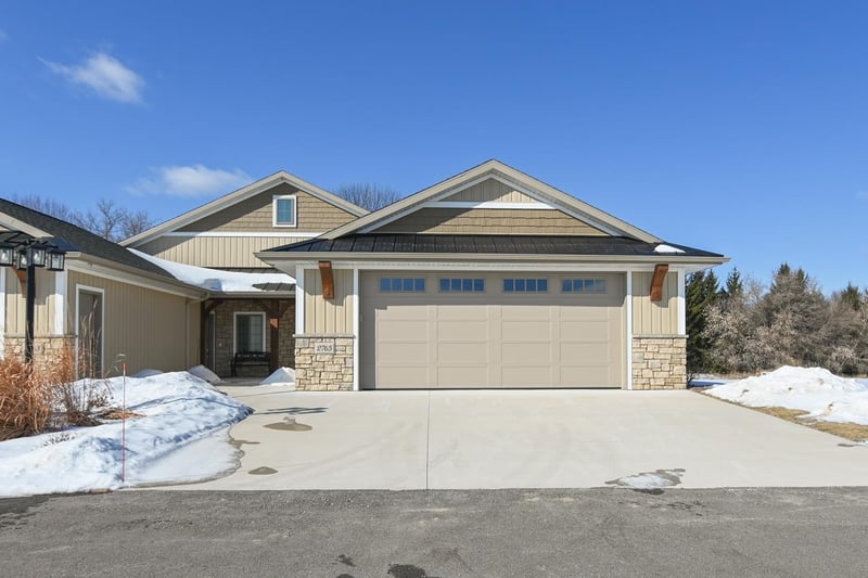 2765 County Road Ee, Abrams, WI 54101