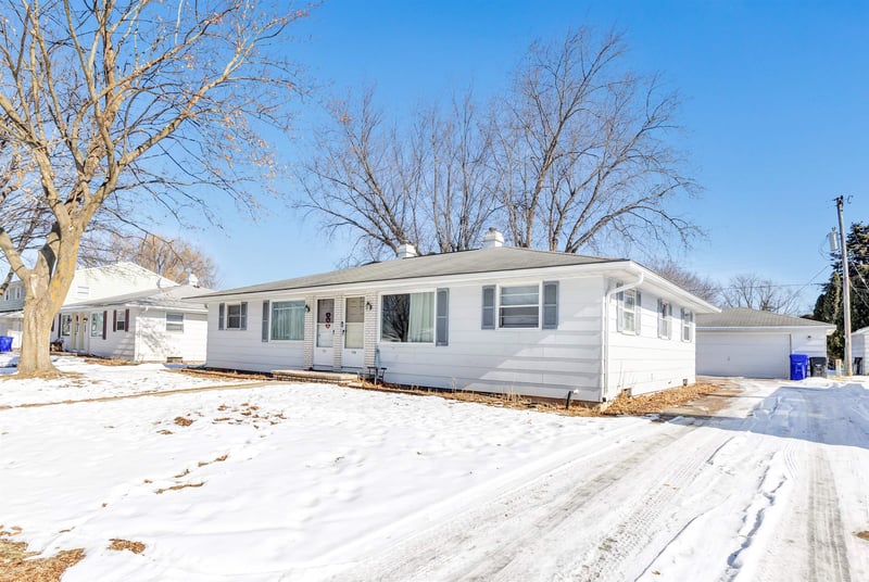 708 Fernmeadow Dr, Appleton, WI 54915
