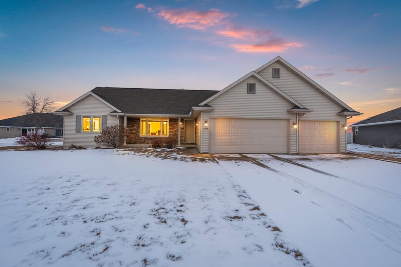 1728 Ballinamore Pl, De Pere, WI 54115-7762