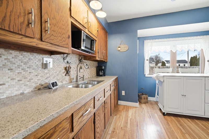 1336 Wirtz Ave, Green Bay, WI 54304